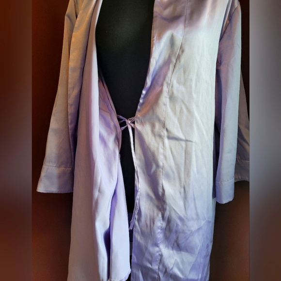Satiny Robe, Beautiful Mauve Colour, Great Condition - Picture 10 of 10